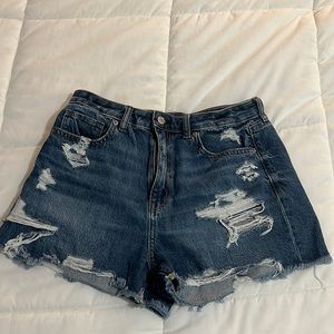 AE Mom Short